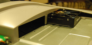 Illustration for article titled Gateway One Unboxed (Verdict: So Shiny and Sweet, It Gives Windows a Good Name)